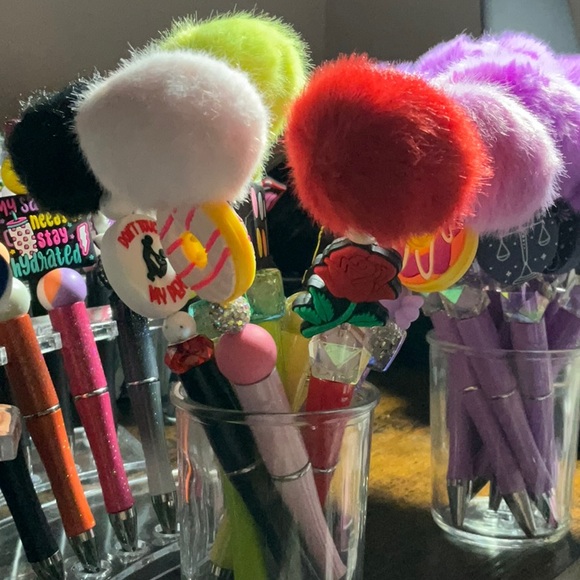 Fun Quote Pens with Colorful Charms - Picture 10 of 12